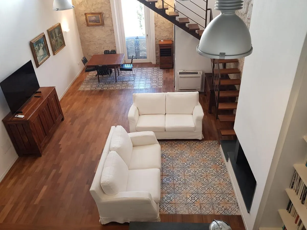 アパート Casa Di Mario Appartamento In Centro Storico Con Due Camere Da Letto E Terrazze カリアリ イタリア