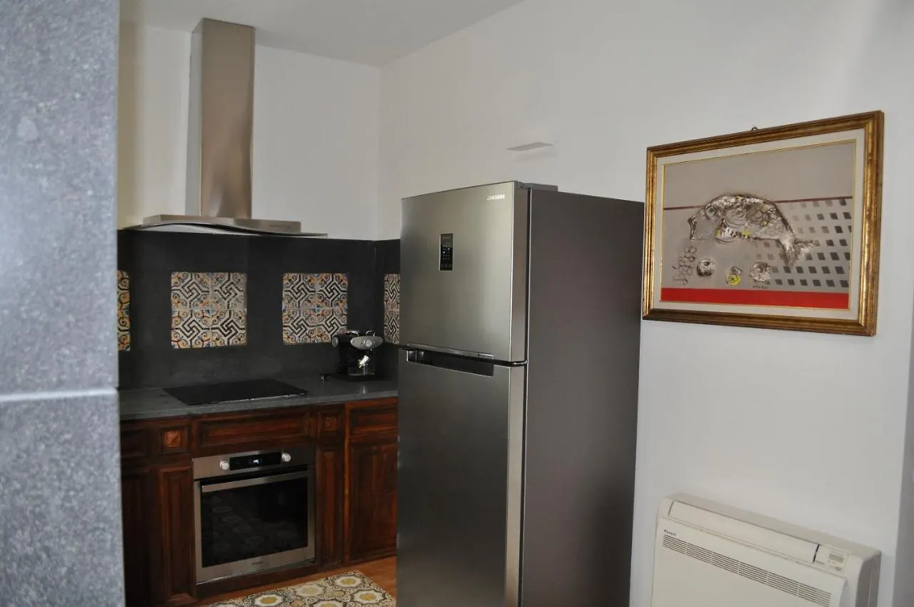 アパート Casa Di Mario Appartamento In Centro Storico Con Due Camere Da Letto E Terrazze カリアリ イタリア